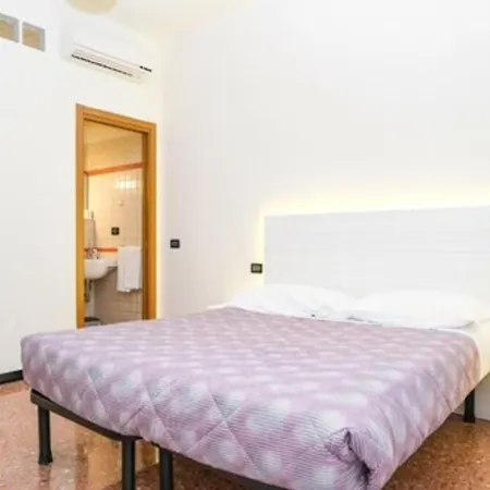 Lia Rooms 3-3